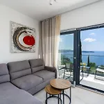 Superior Fiva With Sea View, Pool And Free Parking *