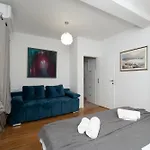 Superior Fiva With Sea View, Pool And Free Parking مْليني
