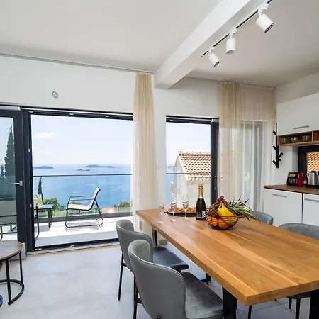 Superior Fiva With Sea View, Pool And Free Parking Apartament *