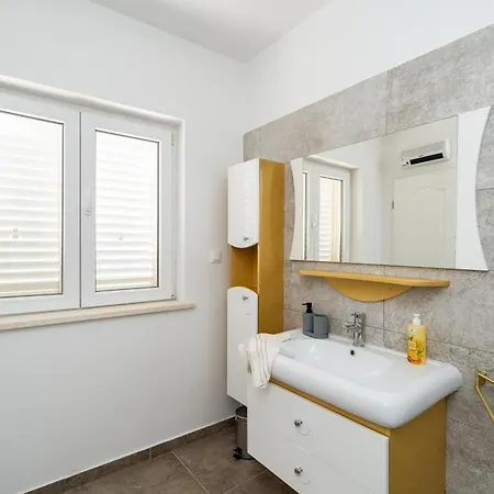 Superior Fiva With Sea View, Pool And Free Parking Apartamento Mlini