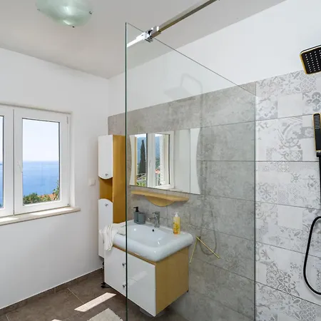 Superior Fiva With Sea View, Pool And Free Parking Mlini