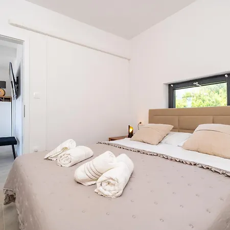 Superior Fiva With Sea View, Pool And Free Parking