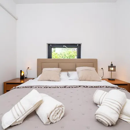 Superior Fiva With Sea View, Pool And Free Parking