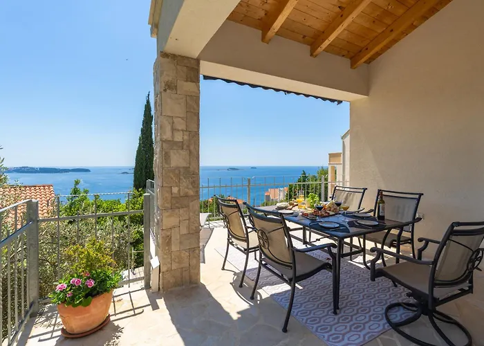 Apartmán Superior Fiva With Sea View, Pool And Free Parking Mlini