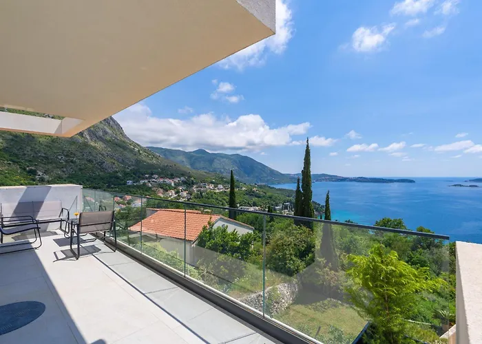 Superior Fiva With Sea View, Pool And Free Parking Apartmán Mlini