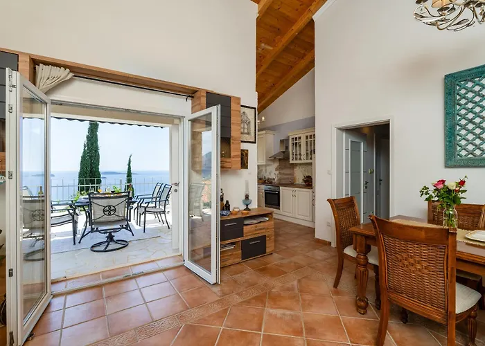 Superior Fiva With Sea View, Pool And Free Parking Apartmán *