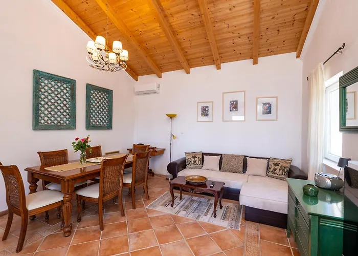 Superior Fiva With Sea View, Pool And Free Parking Apartmán Mlini