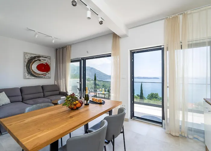 Superior Fiva With Sea View, Pool And Free Parking