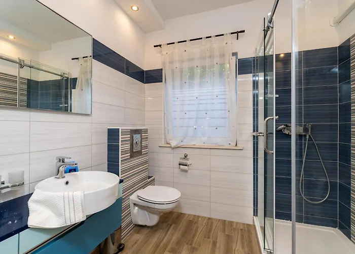 Superior Fiva With Sea View, Pool And Free Parking Mlini