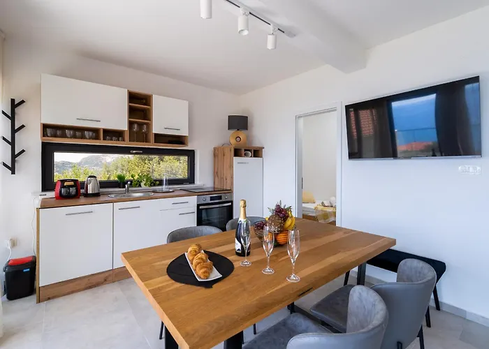 Superior Fiva With Sea View, Pool And Free Parking *