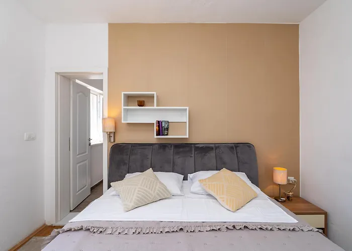 Superior Fiva With Sea View, Pool And Free Parking Apartmán *