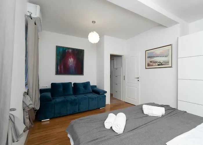 Superior Fiva With Sea View, Pool And Free Parking Mlini