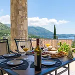Superior Fiva With Sea View, Pool And Free Parking Appartement *