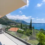 Superior Fiva With Sea View, Pool And Free Parking Appartement Mlini