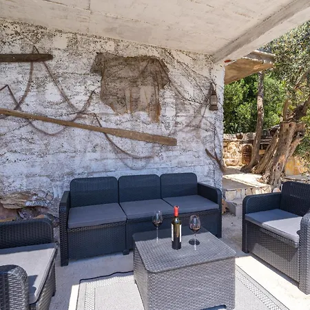 Apartment Superior Fiva With Sea View, Pool And Free Parking