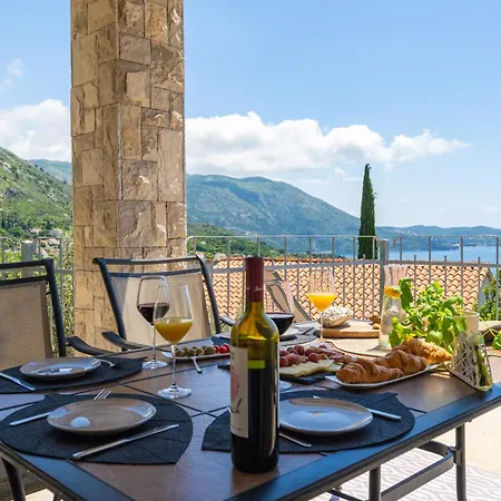 Superior Fiva With Sea View, Pool And Free Parking Apartment *