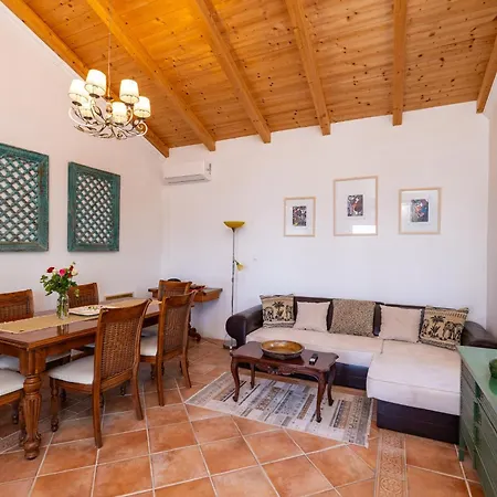 Superior Fiva With Sea View, Pool And Free Parking Apartment Mlini