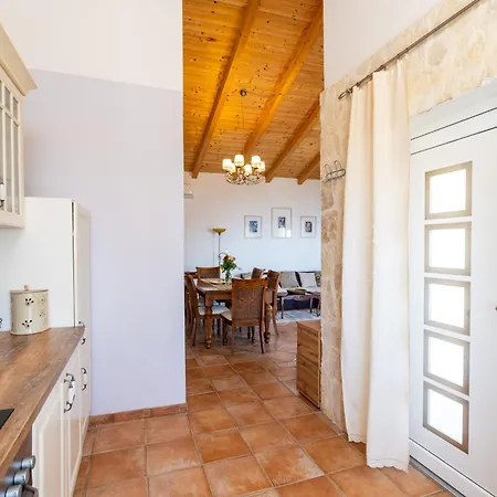 Superior Fiva With Sea View, Pool And Free Parking