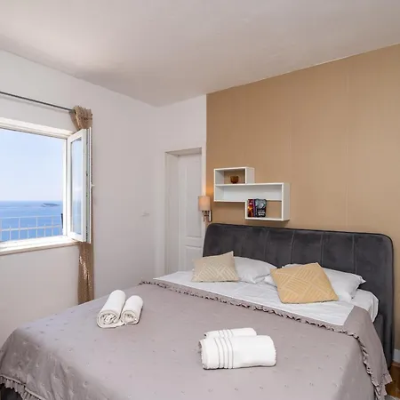 Apartman Superior Fiva With Sea View, Pool And Free Parking Mlini