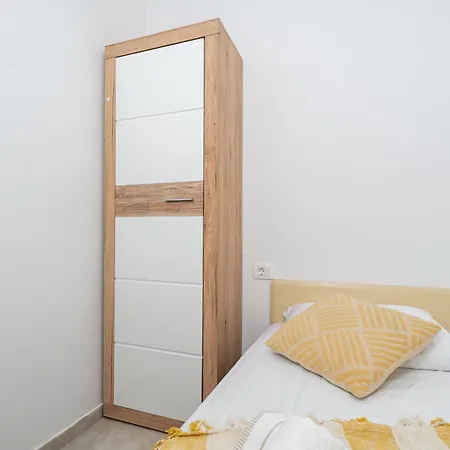 Superior Fiva With Sea View, Pool And Free Parking Apartman