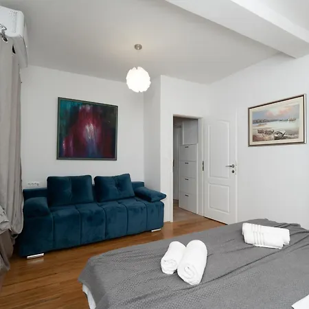 Superior Fiva With Sea View, Pool And Free Parking Mlini