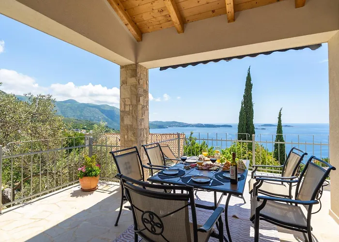 Superior Fiva With Sea View, Pool And Free Parking