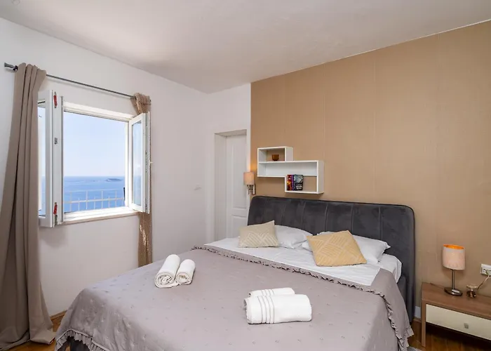 Lägenhet Superior Fiva With Sea View, Pool And Free Parking Mlini