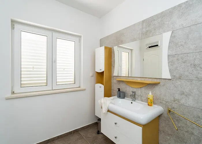 Superior Fiva With Sea View, Pool And Free Parking Lägenhet Mlini