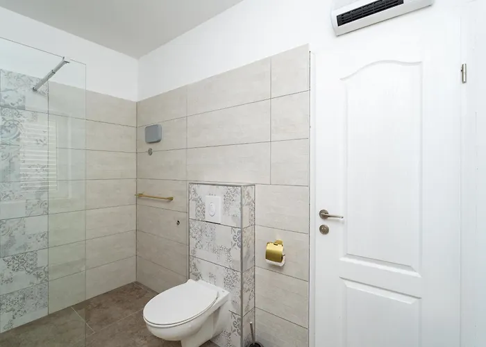Superior Fiva With Sea View, Pool And Free Parking Lägenhet *
