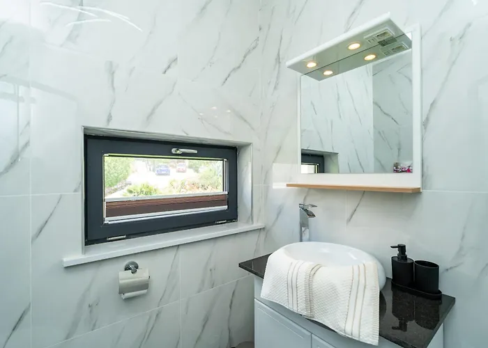 Superior Fiva With Sea View, Pool And Free Parking ムリニ