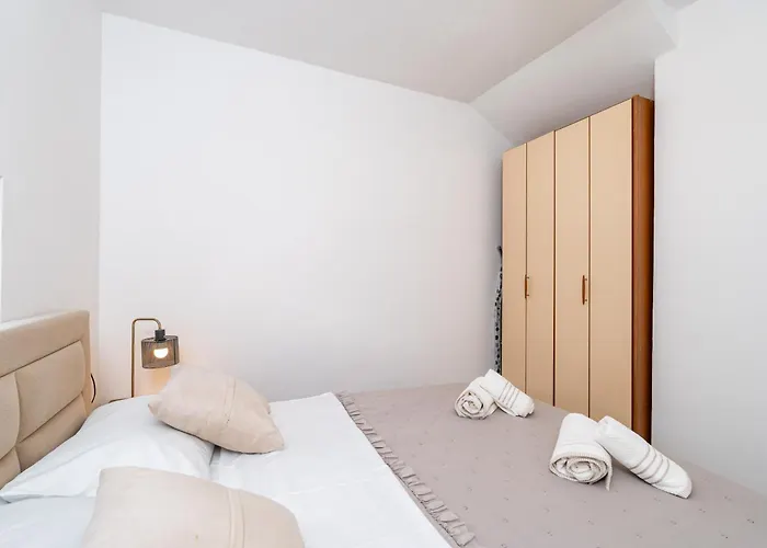 アパート Superior Fiva With Sea View, Pool And Free Parking ムリニ